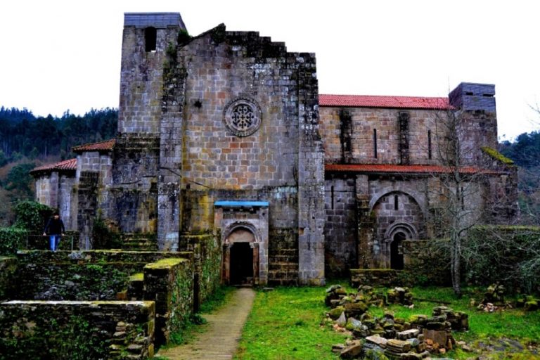 Monasterio-de-Carboeiro-Portada Blog Rincón de la historia, Edad Media, Qué ver, Sugerencias