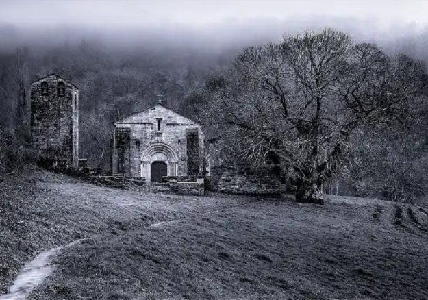 Iglesia-San-Pedro-de-Fiz