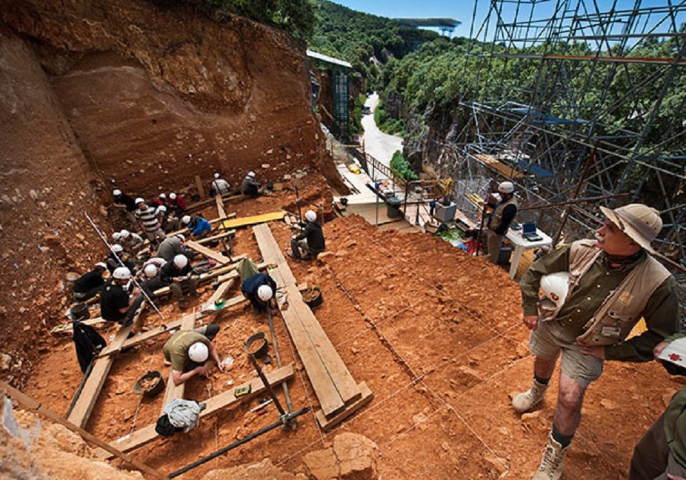 Sobre o Blog Atapuerca proporciónanos un escenario excelente para unha emocionante viaxe pola vida dos nosos devanceiros.
