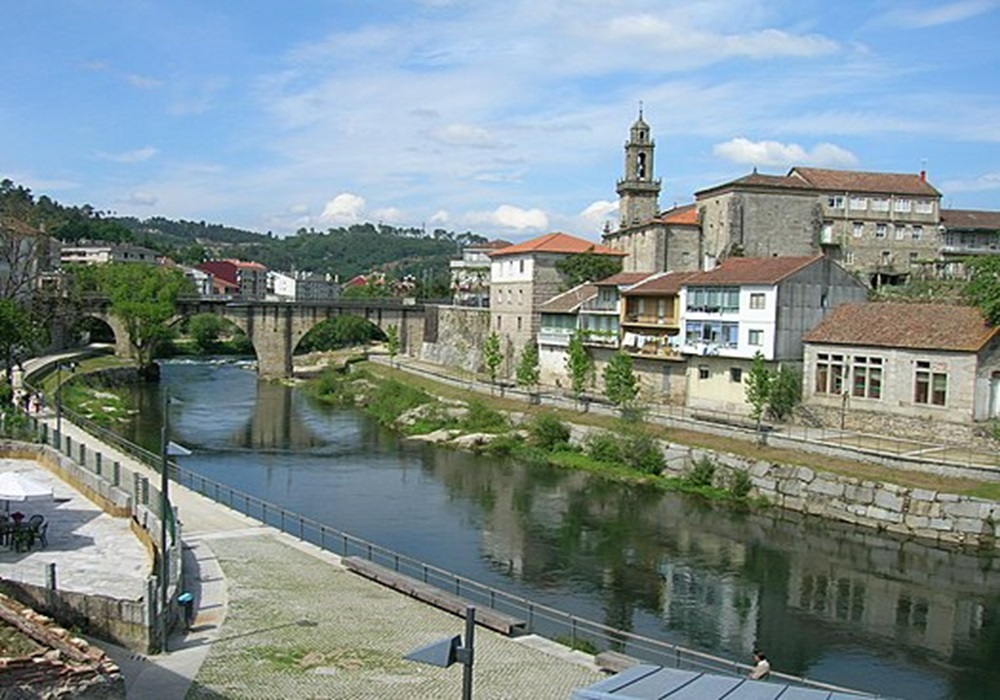 La riqueza patrimonial de Ribadavia, junto con sus paisajes, son un verdadero regalo para los sentidos.