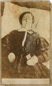 Fotografía de falecidos na Era Victoriana Edad Contemporánea, Recuncho da historia