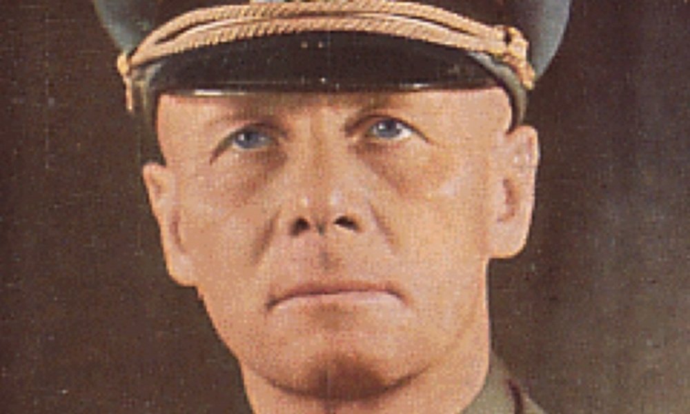 Inicio Lo apodaban “El Zorro del Desierto” por su actuación al frente de las tropas alemanas en África. Pero su estrella se apagó cuando se vio envuelto en una conspiración para matar al Führer. Según Churchill, era el único alemán con quien se podía dialogar luego de la rendición.